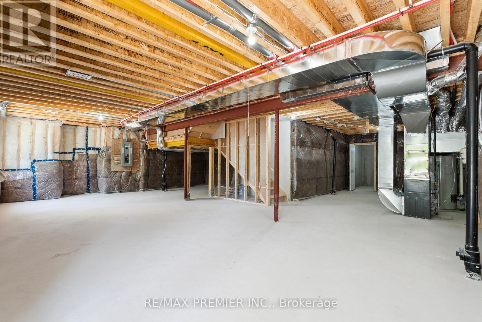 52 Baycroft Boulevard, Essa, Ontario  L0M 1B5 - Photo 22 - N12145280