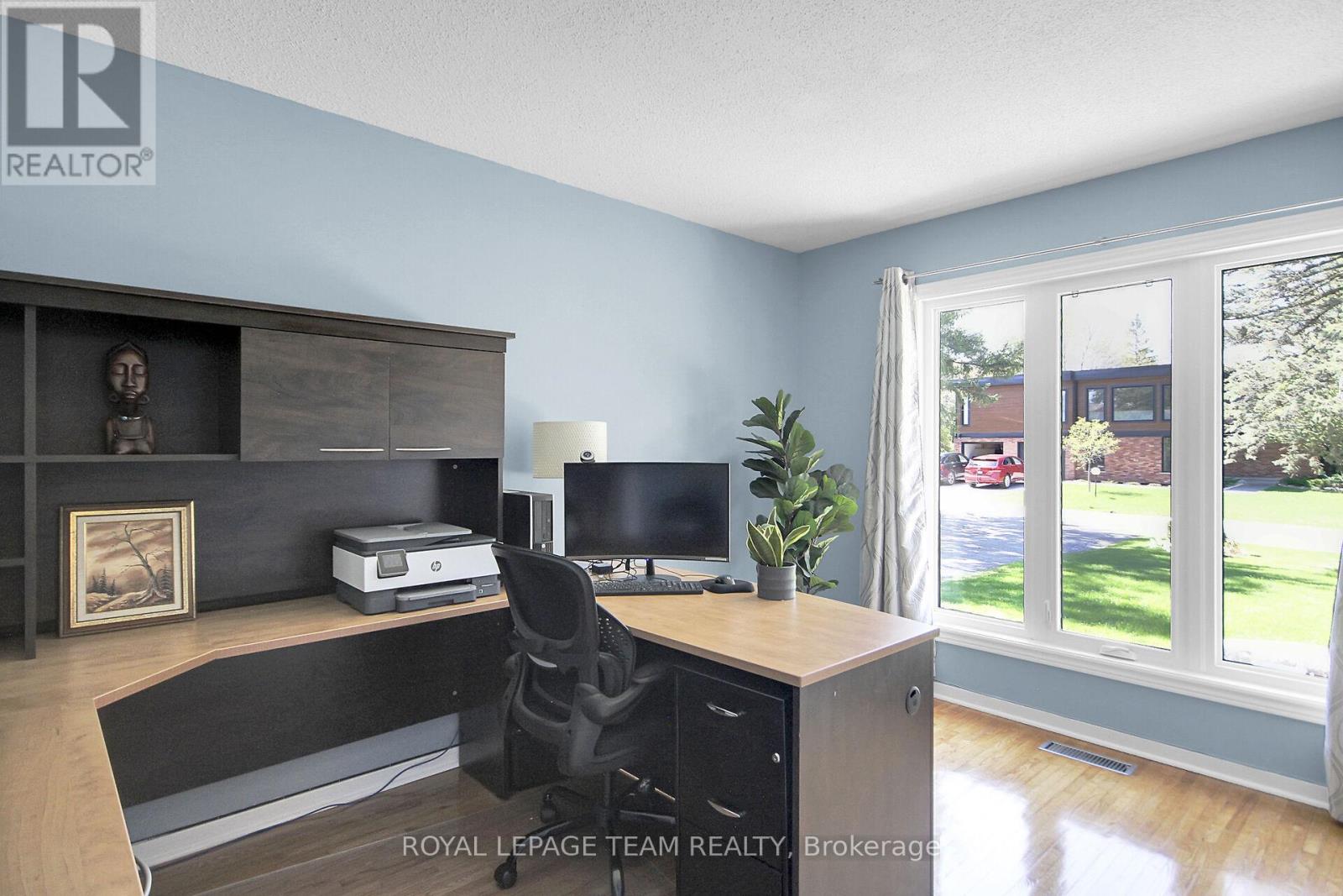 Property at 27 SANDWELL CRESCENT image 4