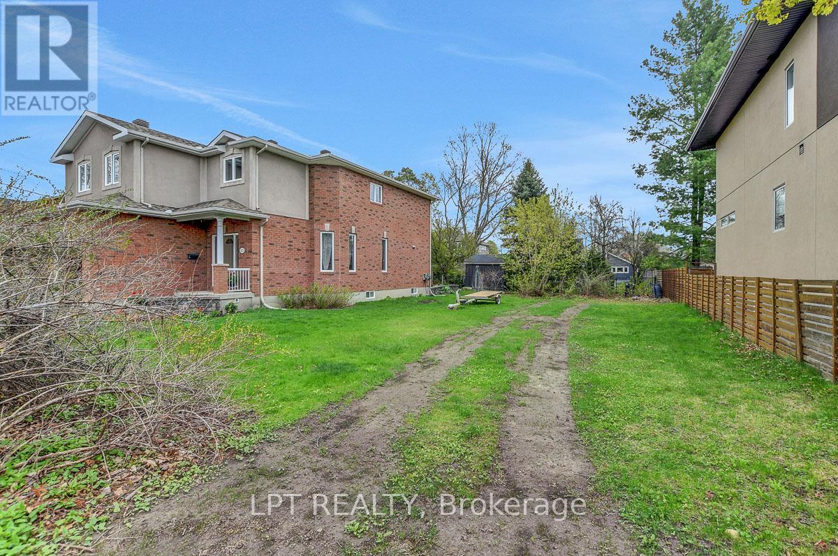 10 Ashburn Drive, Ottawa, Ontario  K2E 6N3 - Photo 3 - X12145375