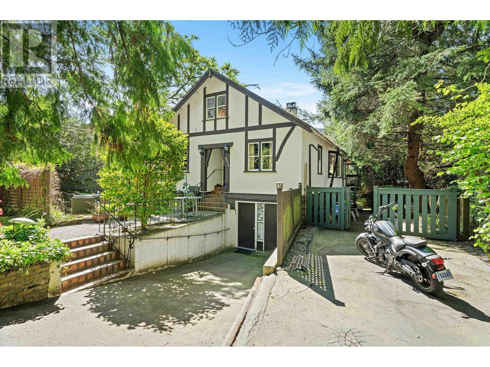 Property at 2270 GORDON AVENUE image 3