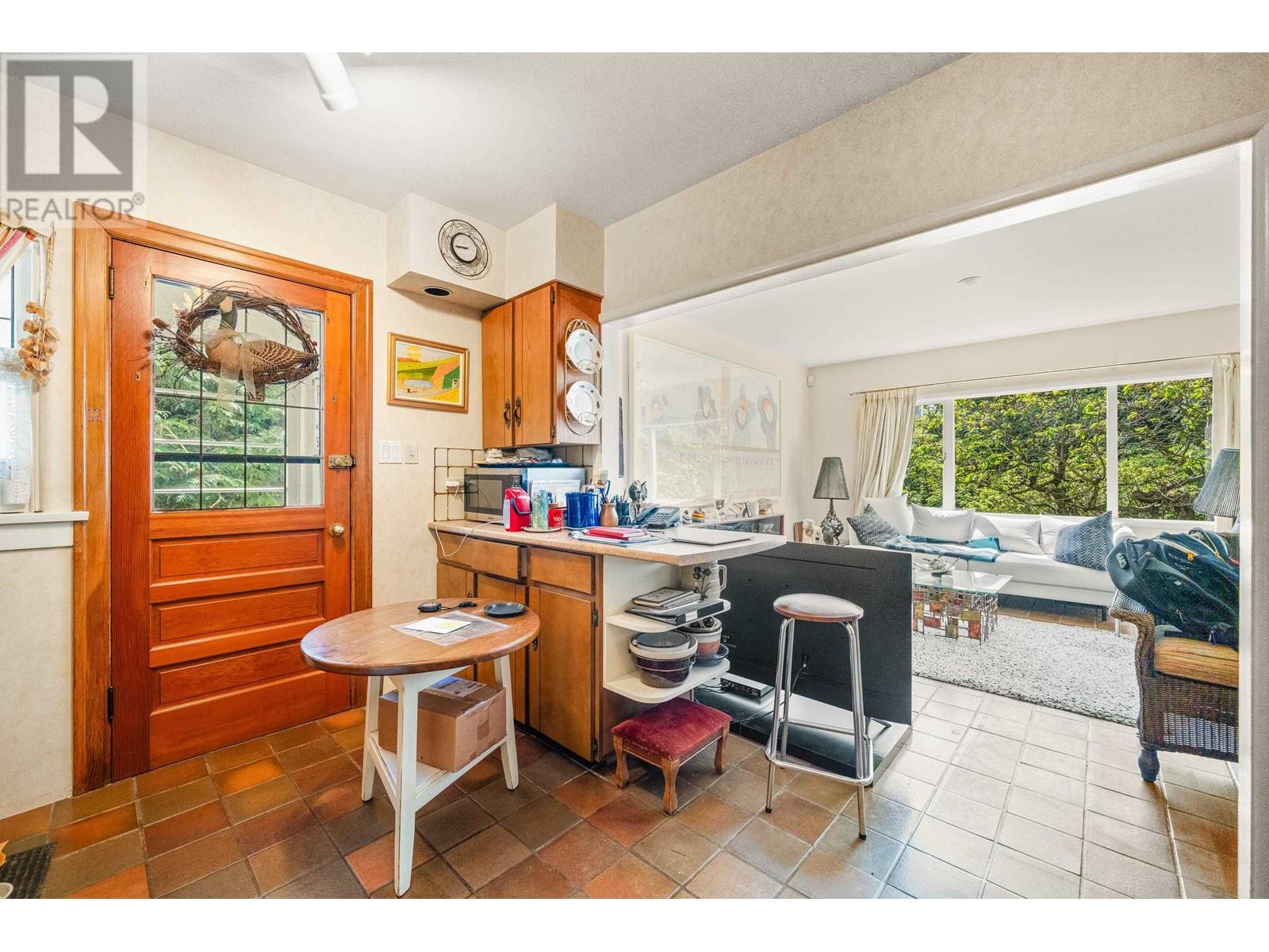 Property at 2270 GORDON AVENUE image 4