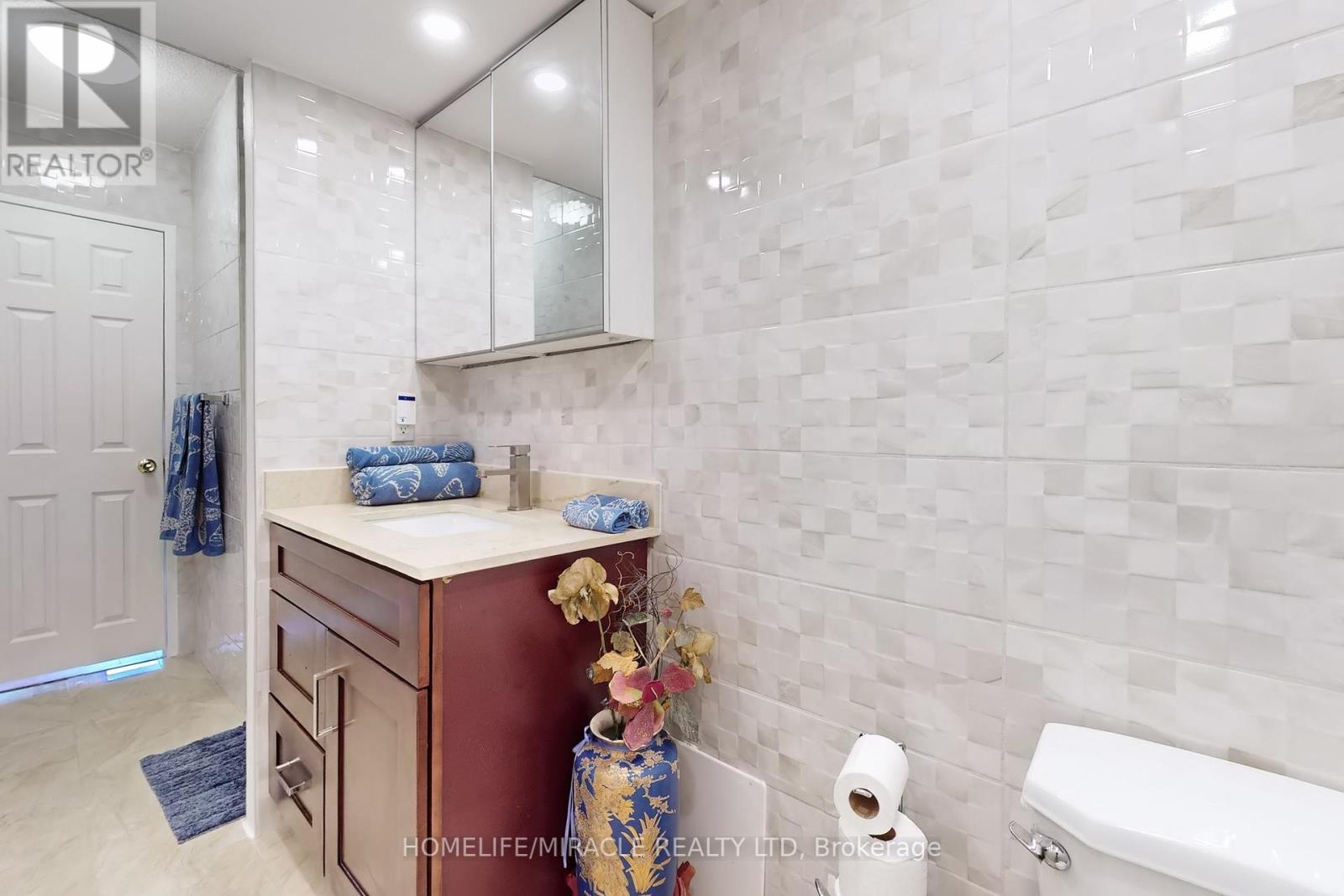 2111 - 340 Dixon Road, Toronto, Ontario  M9R 1T1 - Photo 21 - W12145077