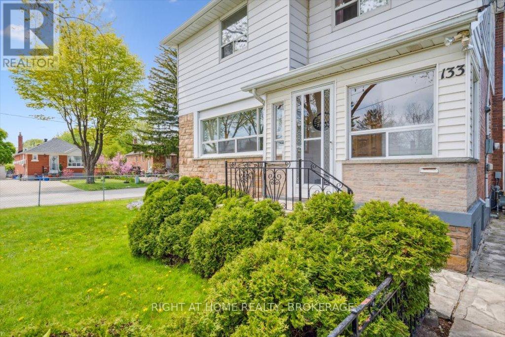 133 Prince Charles Drive, Oakville (Co Central), Ontario  L6K 2E1 - Photo 6 - W12145081
