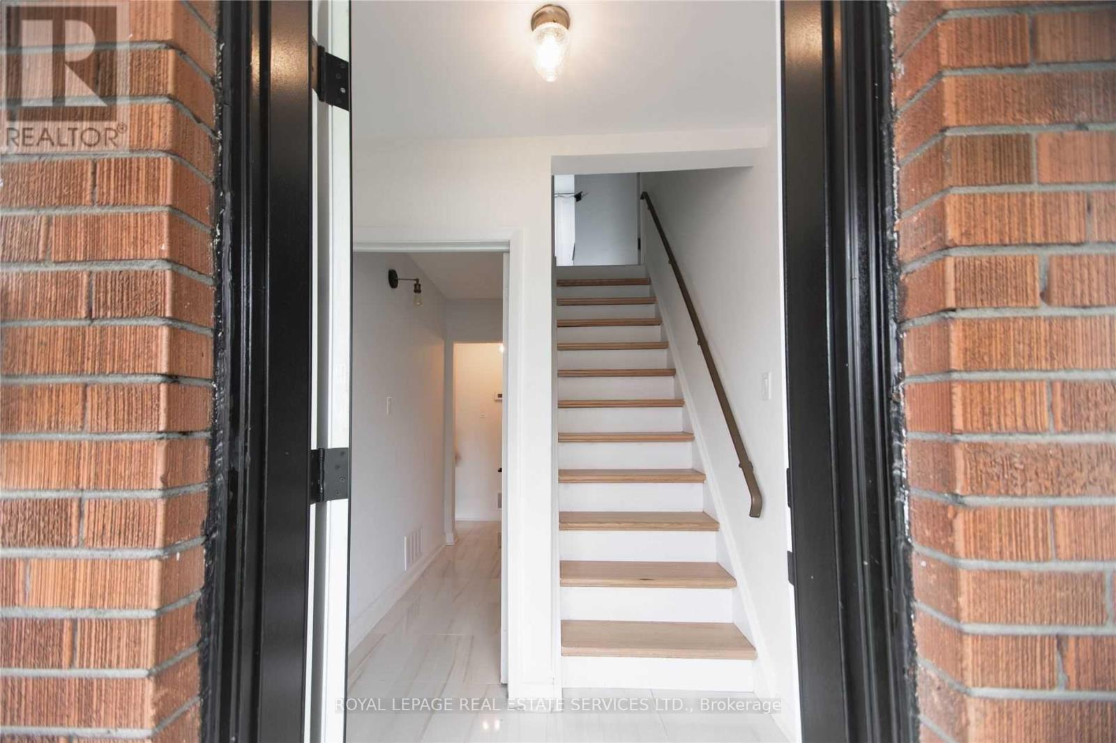 1010 Caledonia Road, Toronto (Yorkdale-Glen Park), Ontario  M6B 3Z1 - Photo 29 - W12145101