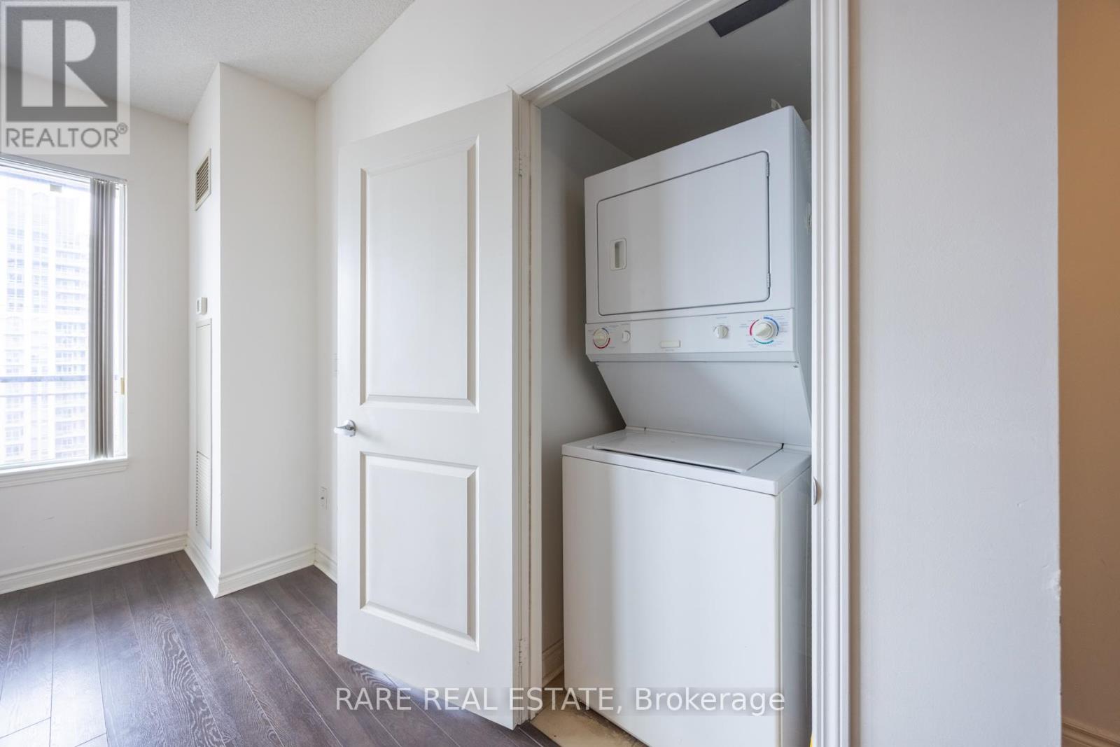 2807 - 385 Prince Of Wales Drive, Mississauga, Ontario  L5B 0C6 - Photo 20 - W12145110