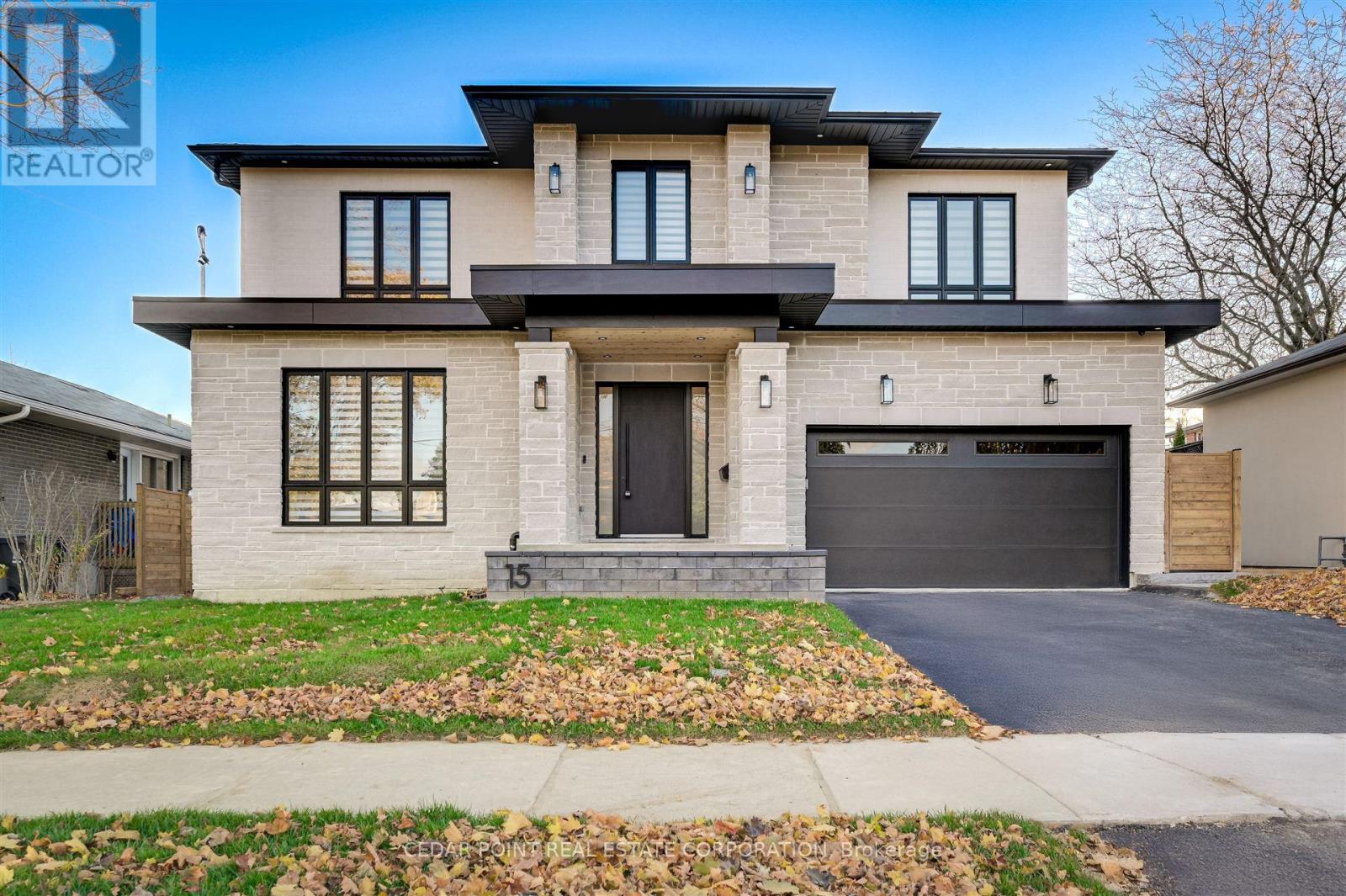 15 DRURY LANE, Toronto, Ontario