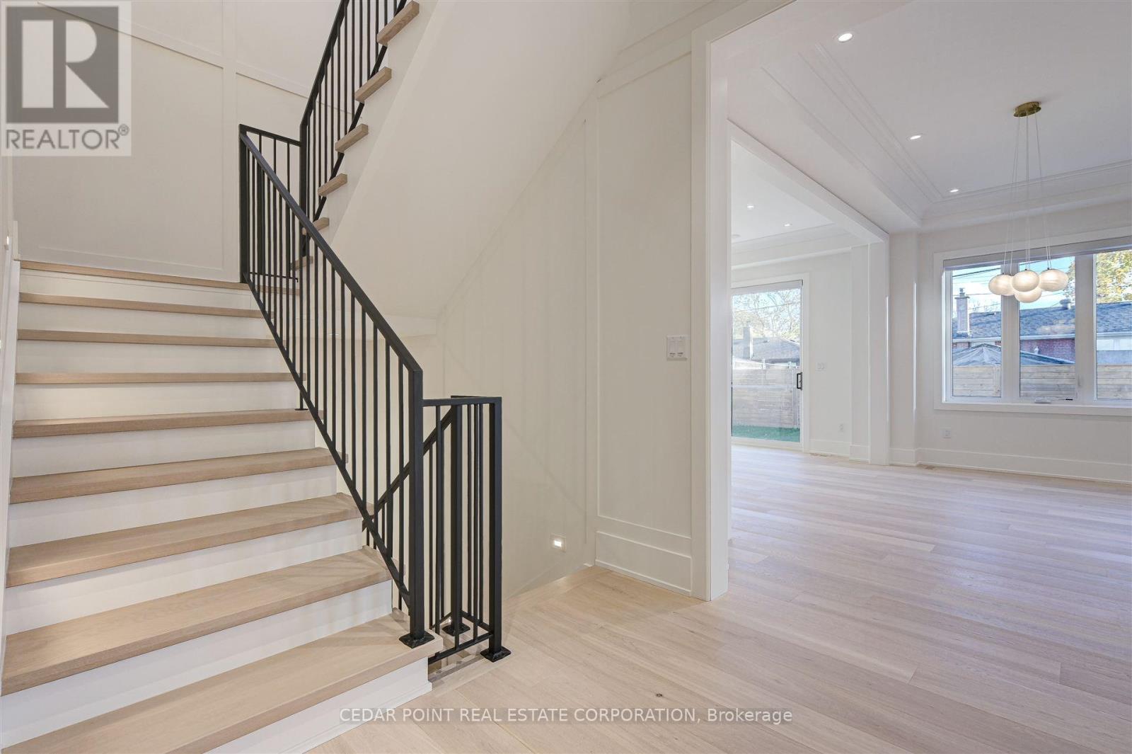 15 Drury Lane, Toronto, Ontario  M9P 1P8 - Photo 14 - W12145142