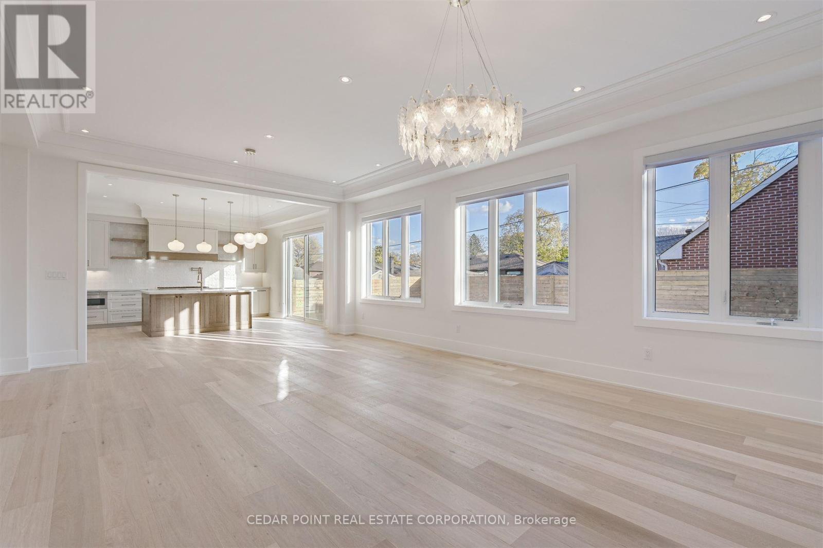 15 Drury Lane, Toronto, Ontario  M9P 1P8 - Photo 4 - W12145142