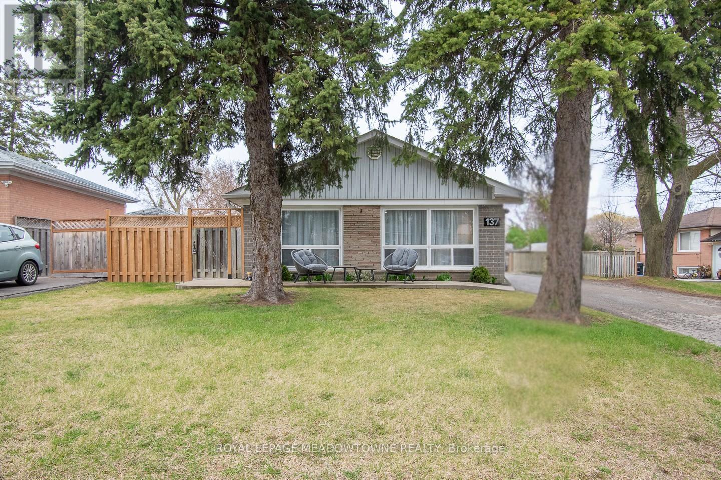 Property at 137 WAKEFIELD ROAD image 2