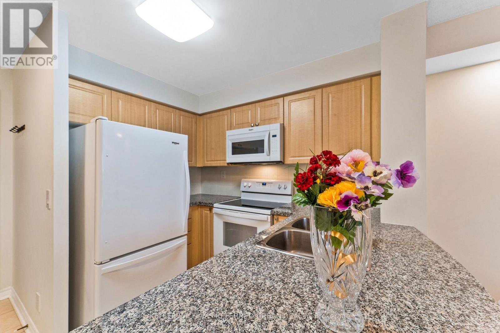 509 - 5 Michael Power Place, Toronto (Islington-City Centre West), Ontario  M9A 0A3 - Photo 10 - W12145172