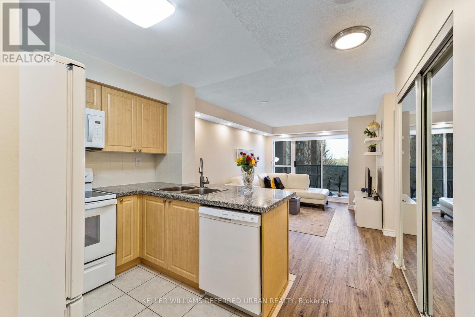 509 - 5 Michael Power Place, Toronto (Islington-City Centre West), Ontario  M9A 0A3 - Photo 8 - W12145172