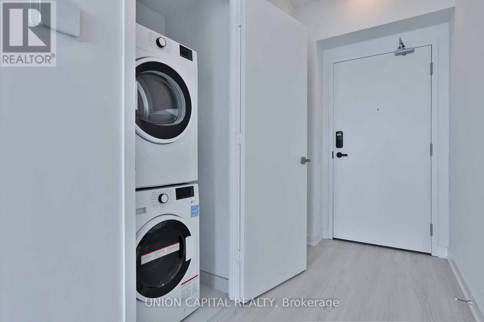 3307 - 3883 Quartz Road, Mississauga, Ontario  L5B 0M4 - Photo 3 - W12145183