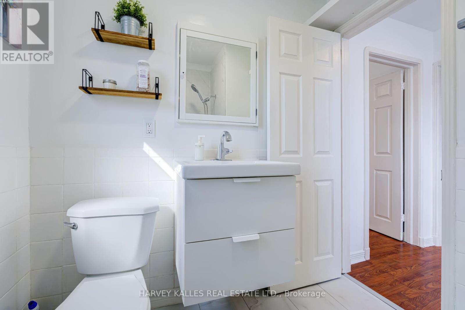 562 Royal York Road, Toronto, Ontario  M8Y 2S6 - Photo 15 - W12145198