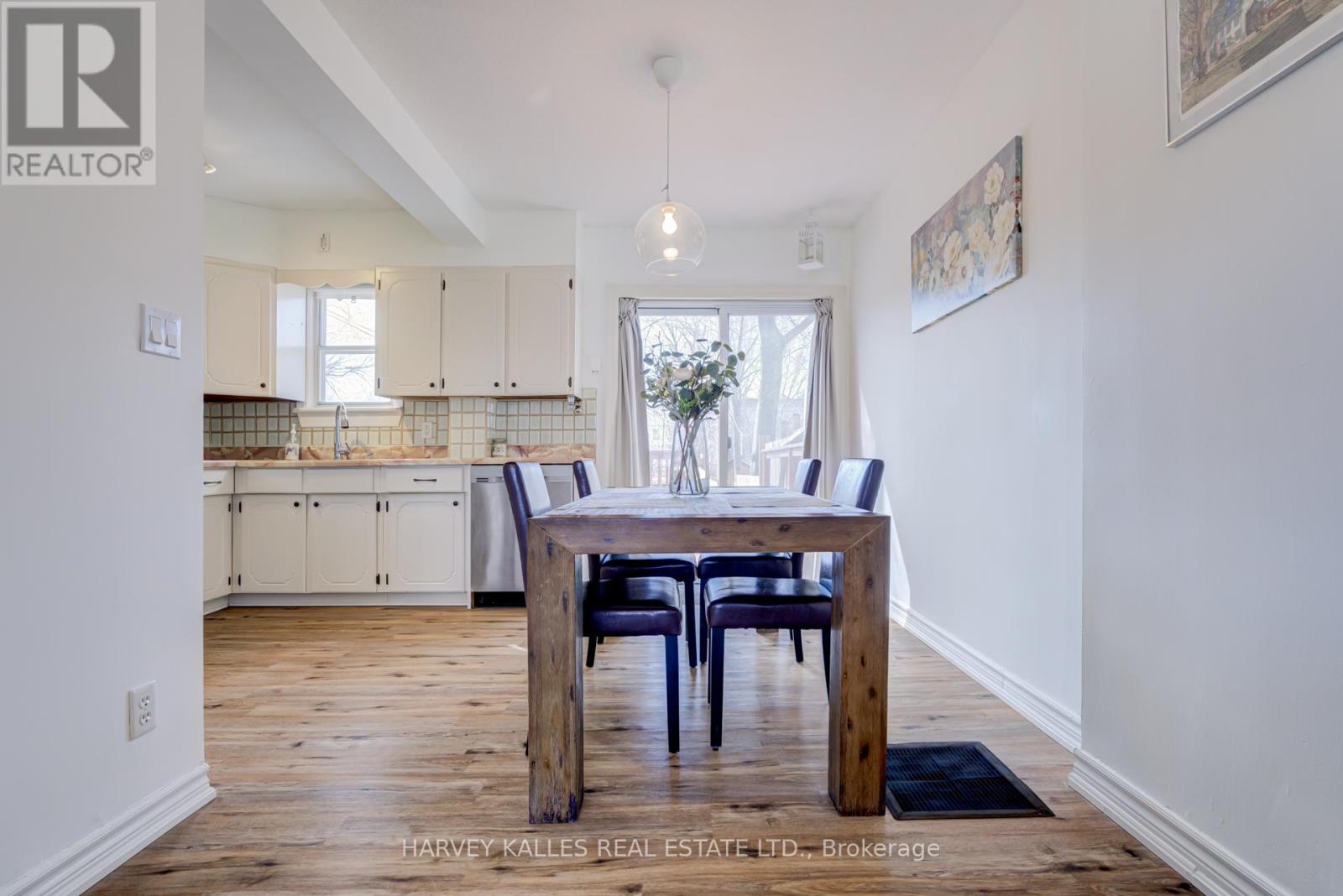 562 Royal York Road, Toronto, Ontario  M8Y 2S6 - Photo 6 - W12145198