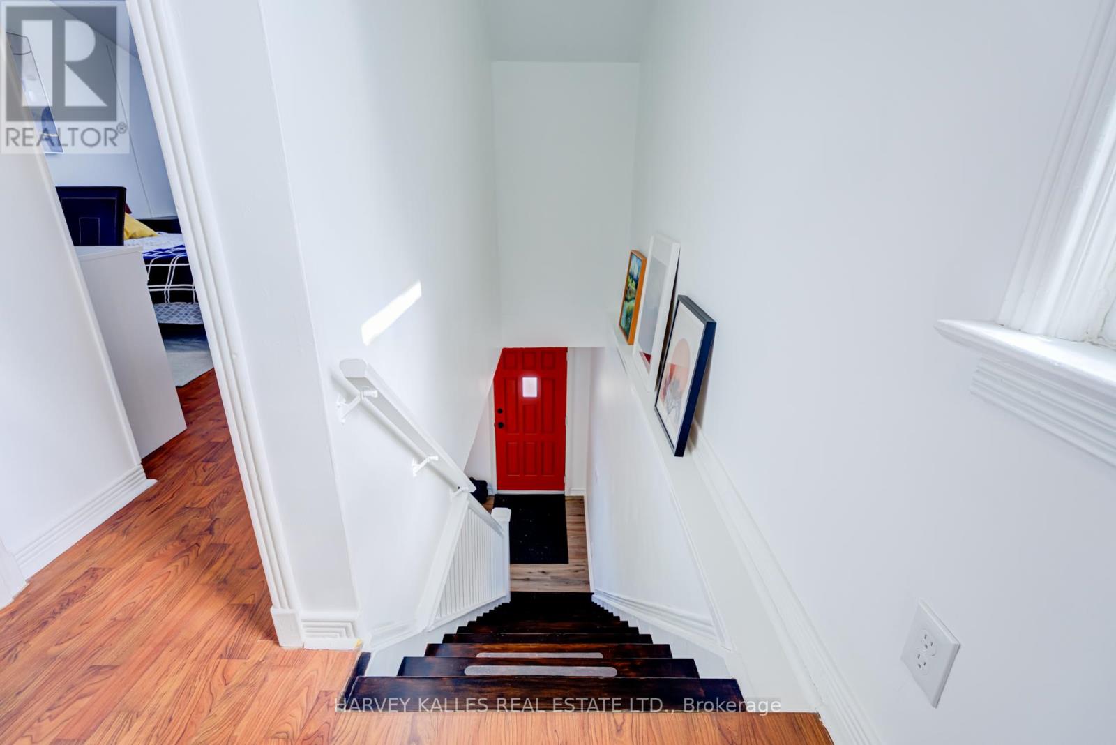 562 Royal York Road, Toronto, Ontario  M8Y 2S6 - Photo 9 - W12145198