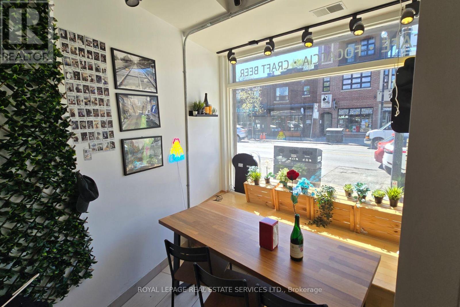 Main - 3072 Dundas Street W, Toronto, Ontario  M6P 1Z7 - Photo 6 - W12145216