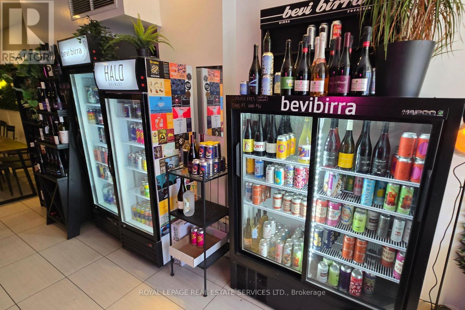 Main - 3072 Dundas Street W, Toronto, Ontario  M6P 1Z7 - Photo 8 - W12145216