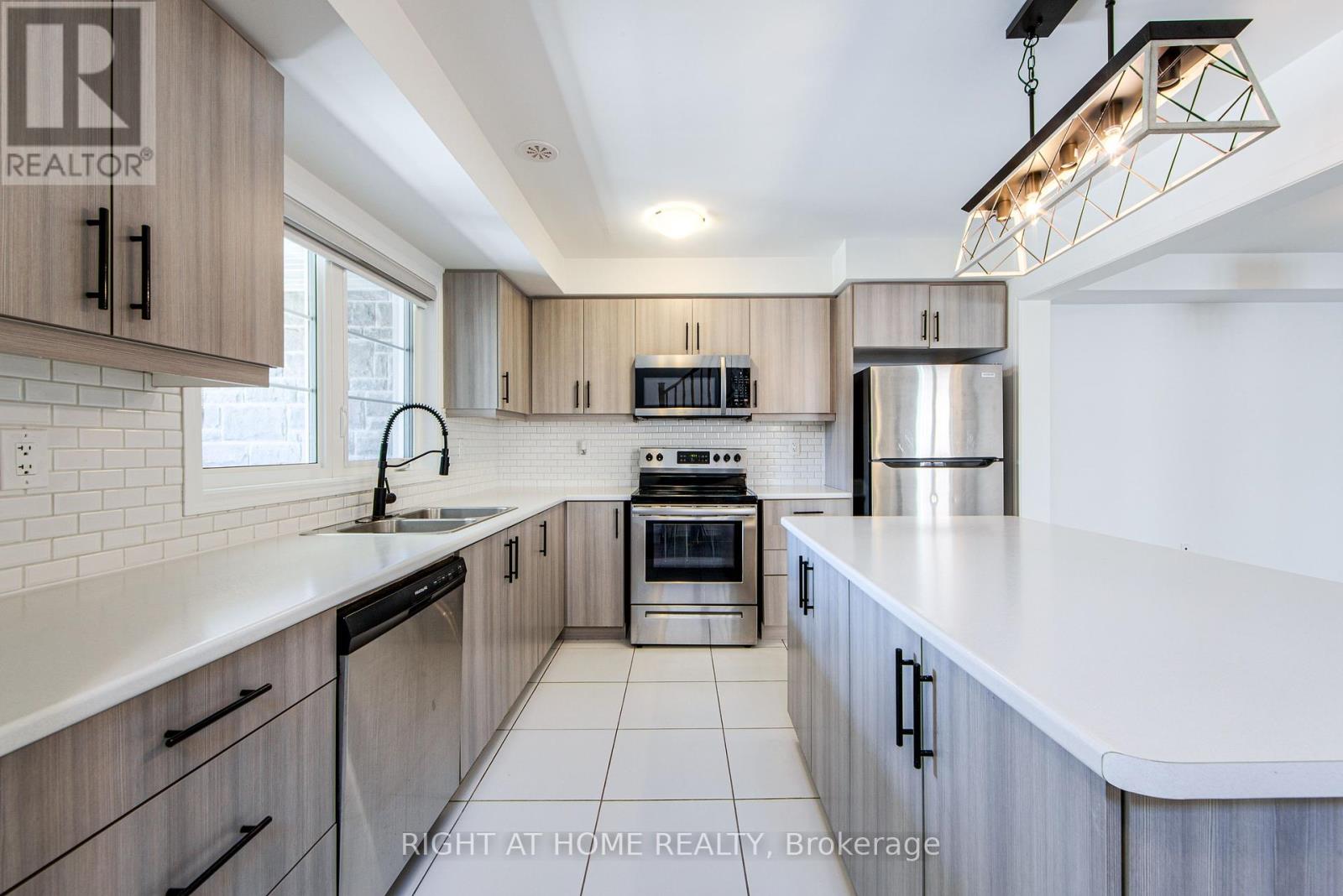 1270 Wintergreen Place, Milton, Ontario  L9E 1S4 - Photo 8 - W12145222