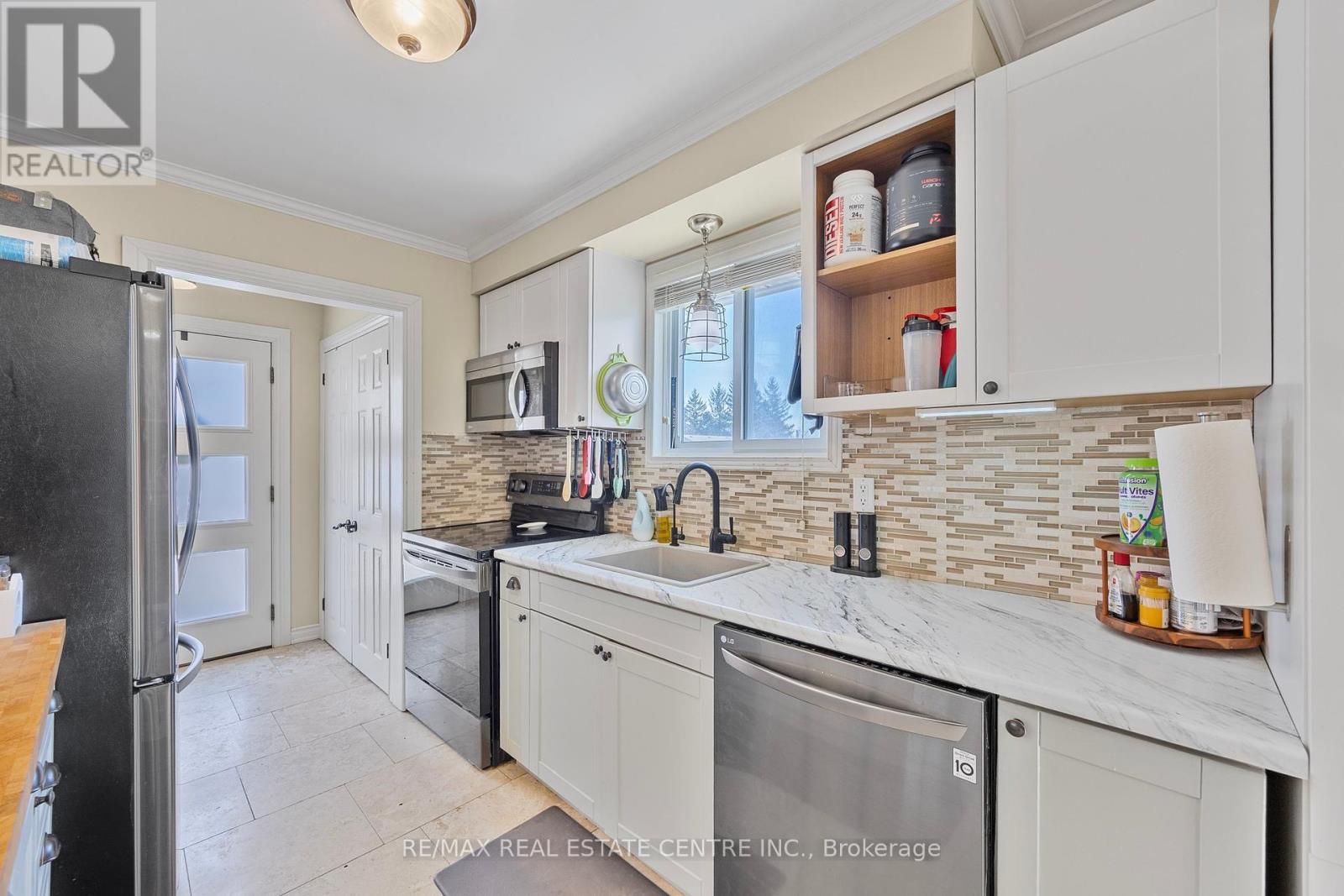 75 Manor Crescent, Orangeville, Ontario  L9W 3P2 - Photo 8 - W12145265
