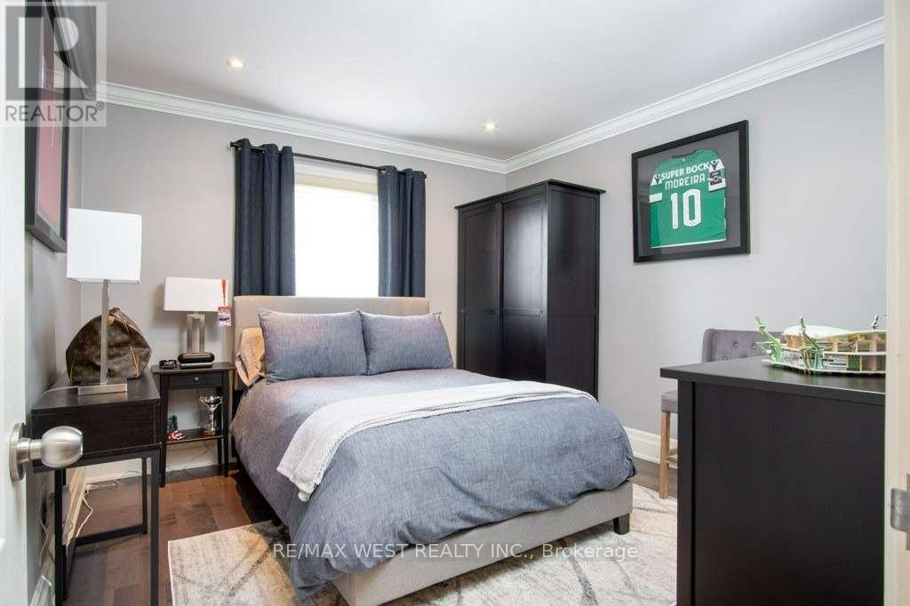 26 Brandon Avenue, Toronto, Ontario  M6H 2C9 - Photo 17 - W12145269