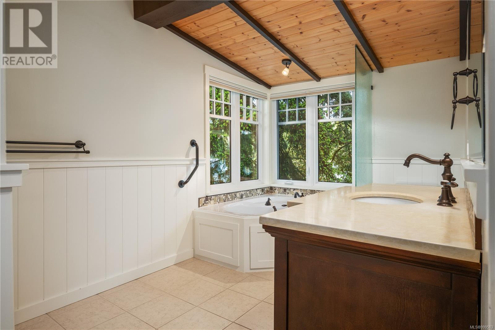 5026 Limberis Dr, Ladysmith, British Columbia  V9G 1M6 - Photo 45 - 999583