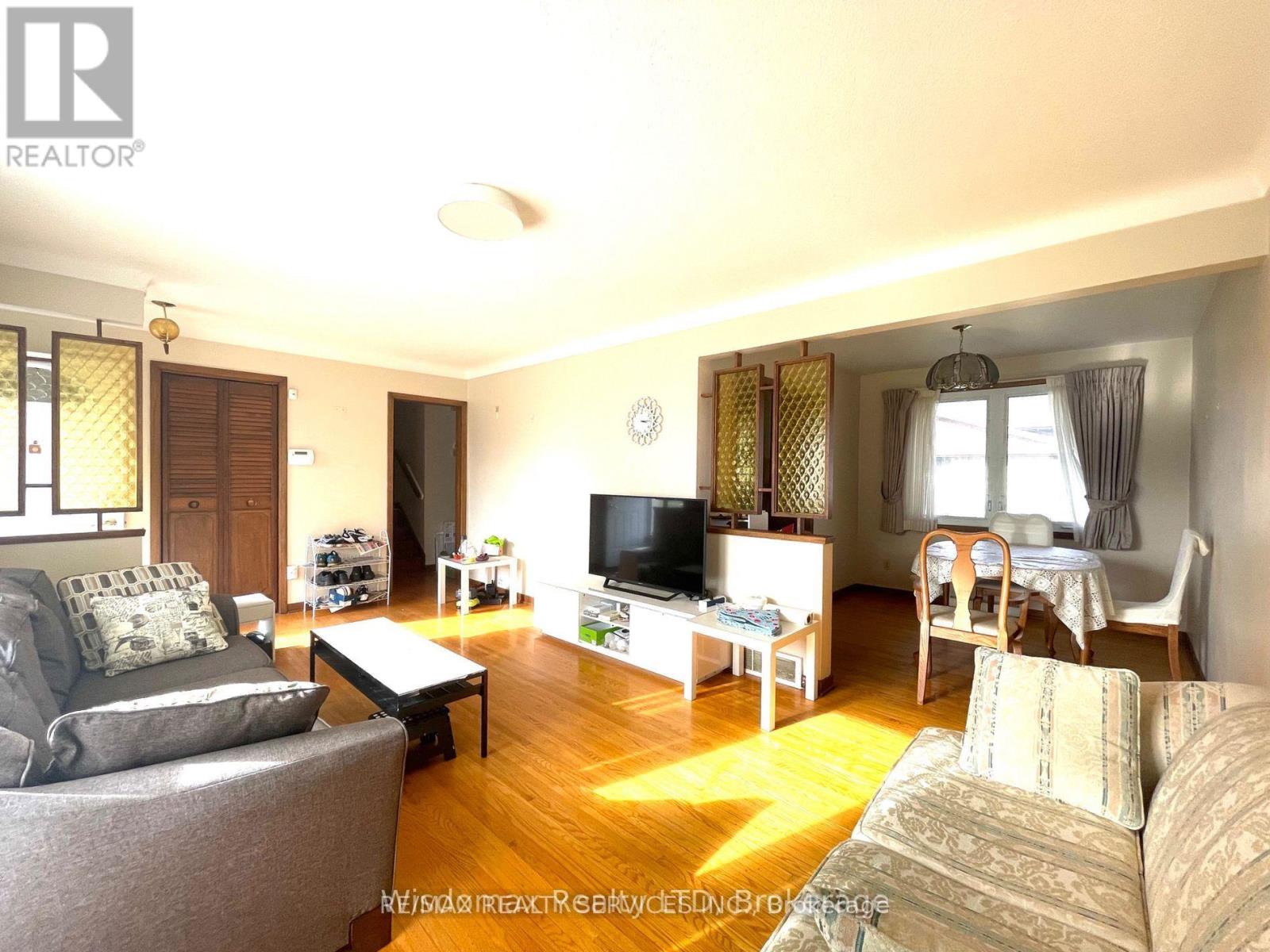 1 Donlon Circle, St. Catharines, Ontario  L2T 2N4 - Photo 3 - X12145098