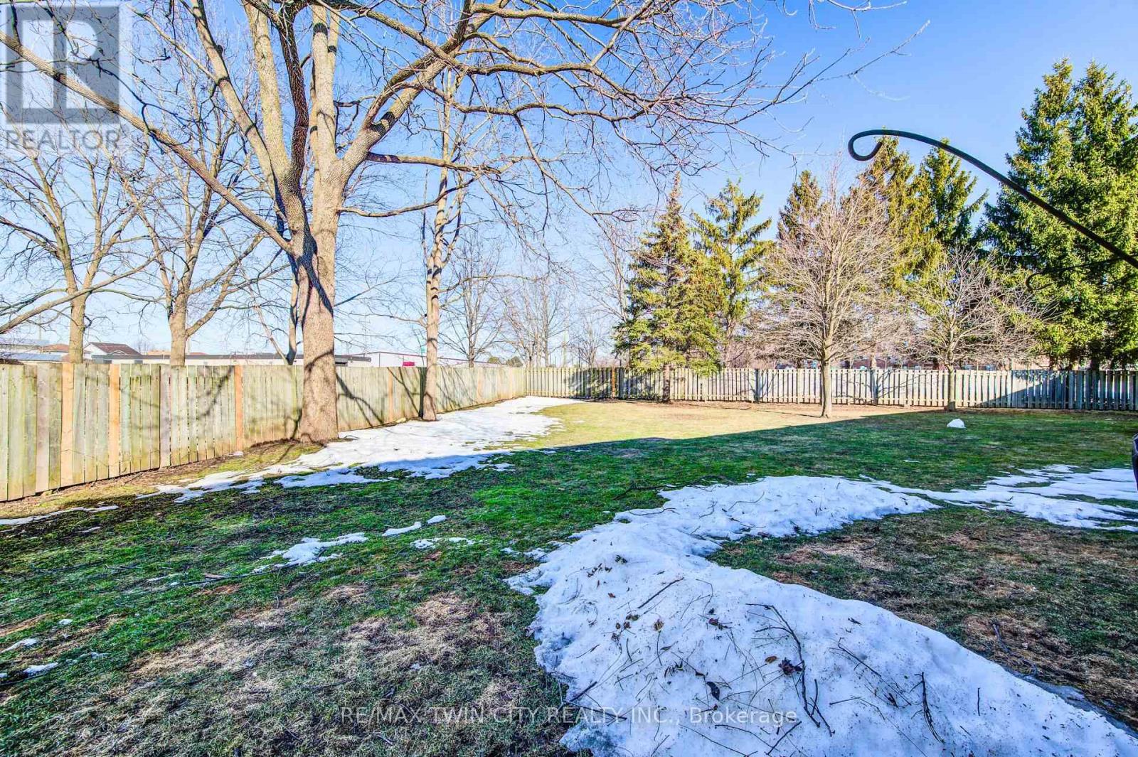 31 - 10 Mill Creek Road, Cambridge, Ontario  N1R 1J6 - Photo 31 - X12145108