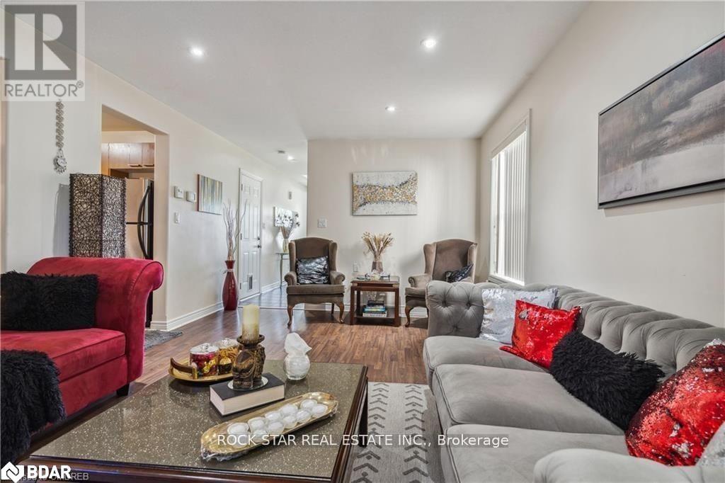 36 Chicory Crescent, St. Catharines, Ontario  L2R 6K7 - Photo 10 - X12145143