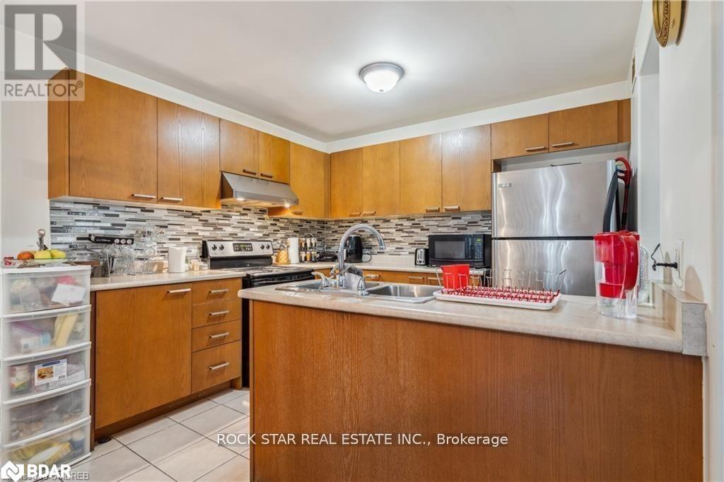36 Chicory Crescent, St. Catharines, Ontario  L2R 6K7 - Photo 13 - X12145143