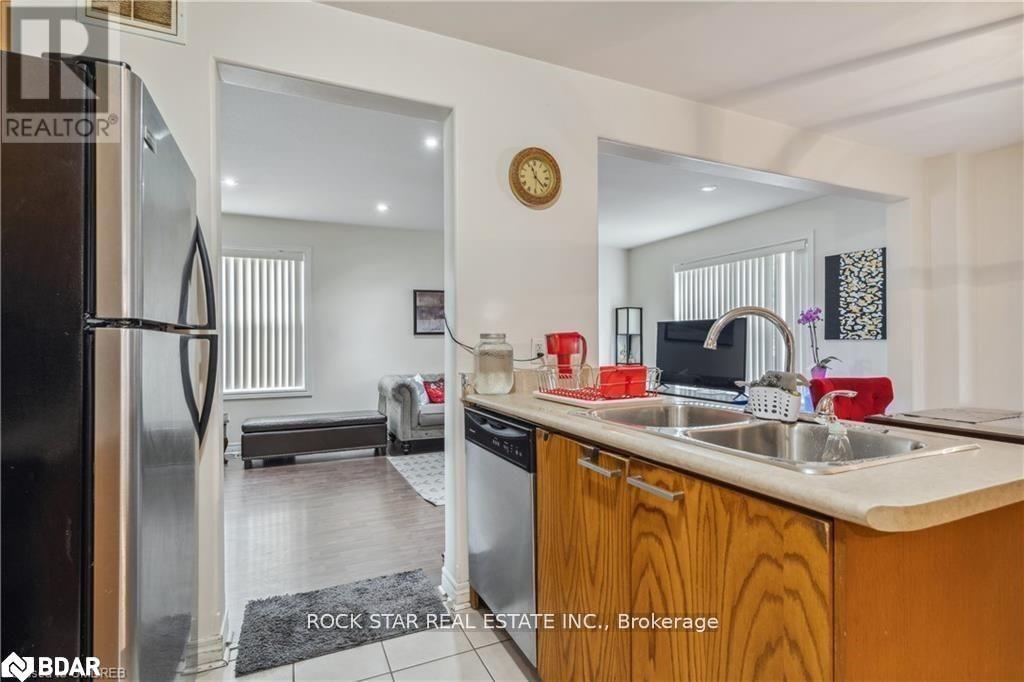36 Chicory Crescent, St. Catharines, Ontario  L2R 6K7 - Photo 15 - X12145143