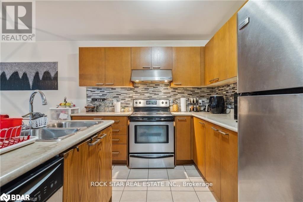 36 Chicory Crescent, St. Catharines, Ontario  L2R 6K7 - Photo 16 - X12145143