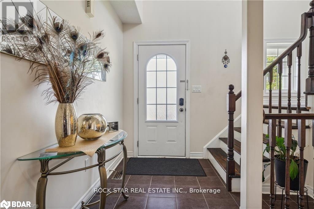 36 Chicory Crescent, St. Catharines, Ontario  L2R 6K7 - Photo 5 - X12145143
