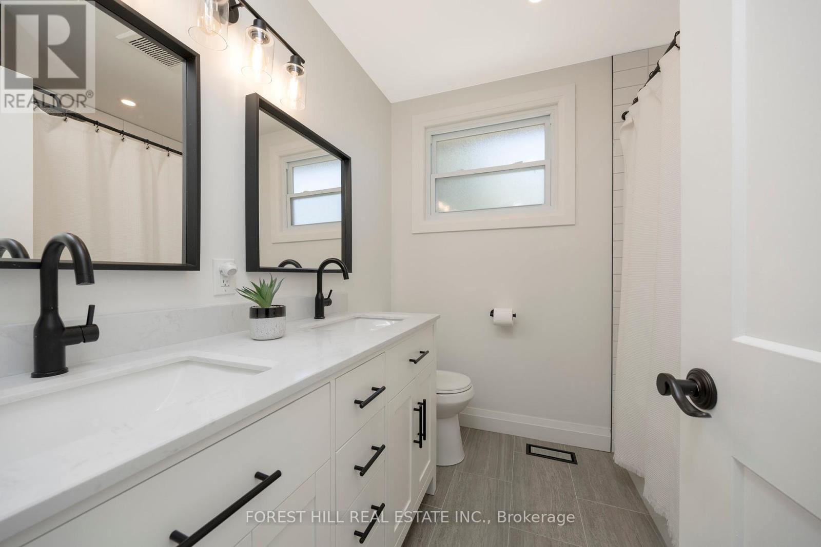 99 Gordon Drummond Avenue, Hamilton, Ontario  L8J 1E9 - Photo 21 - X12145179