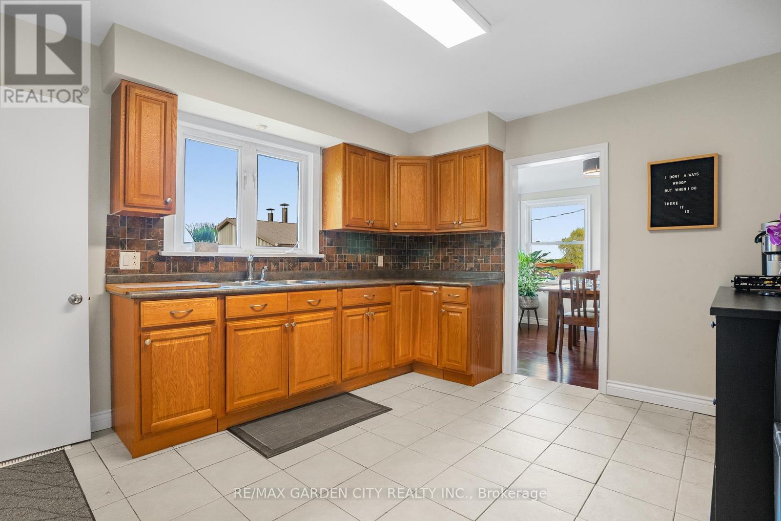 174 Mud Street W, Grimsby (Grimsby Escarpment), Ontario  L0R 1M0 - Photo 13 - X12145220