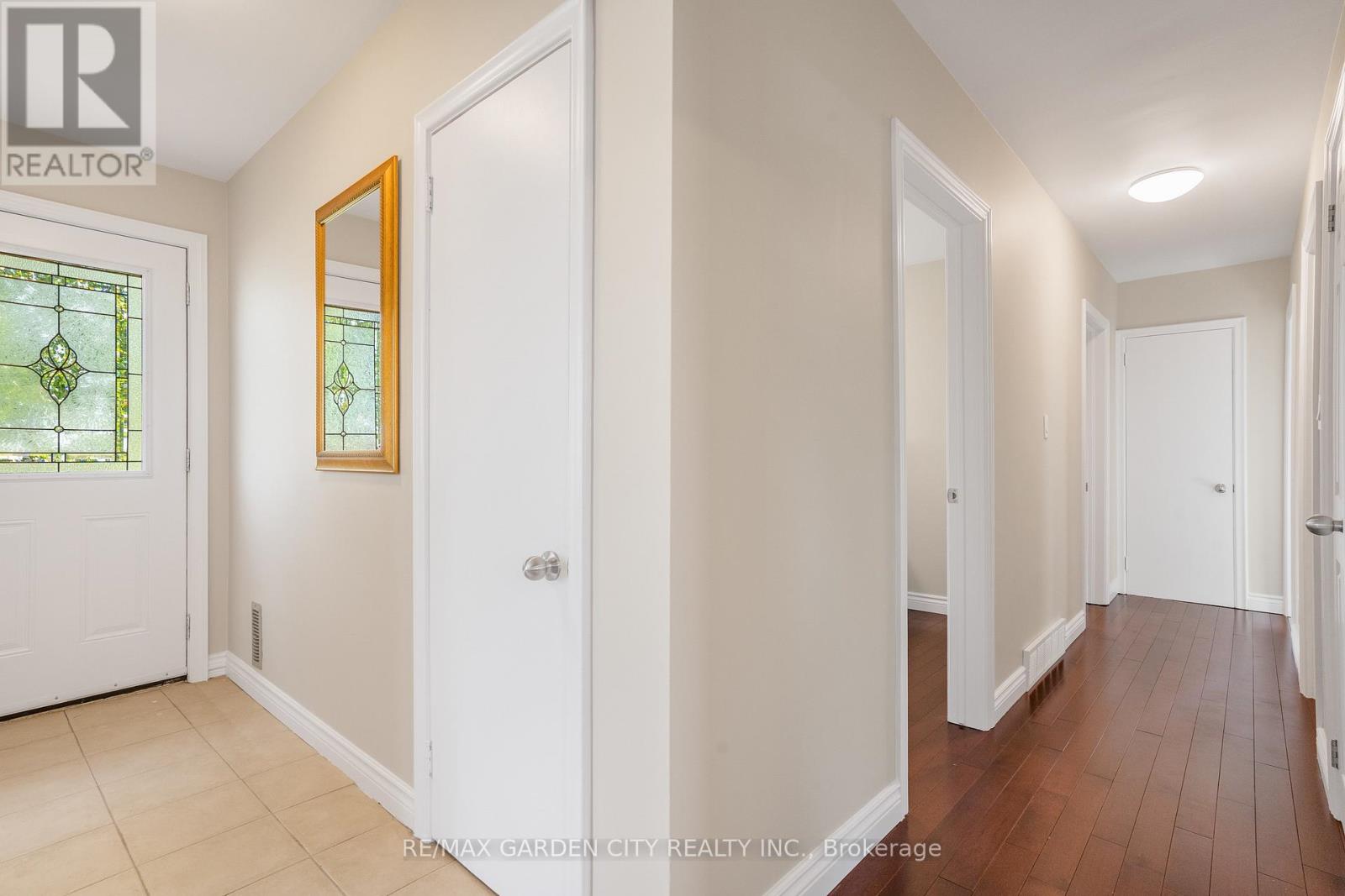 174 Mud Street W, Grimsby (Grimsby Escarpment), Ontario  L0R 1M0 - Photo 16 - X12145220