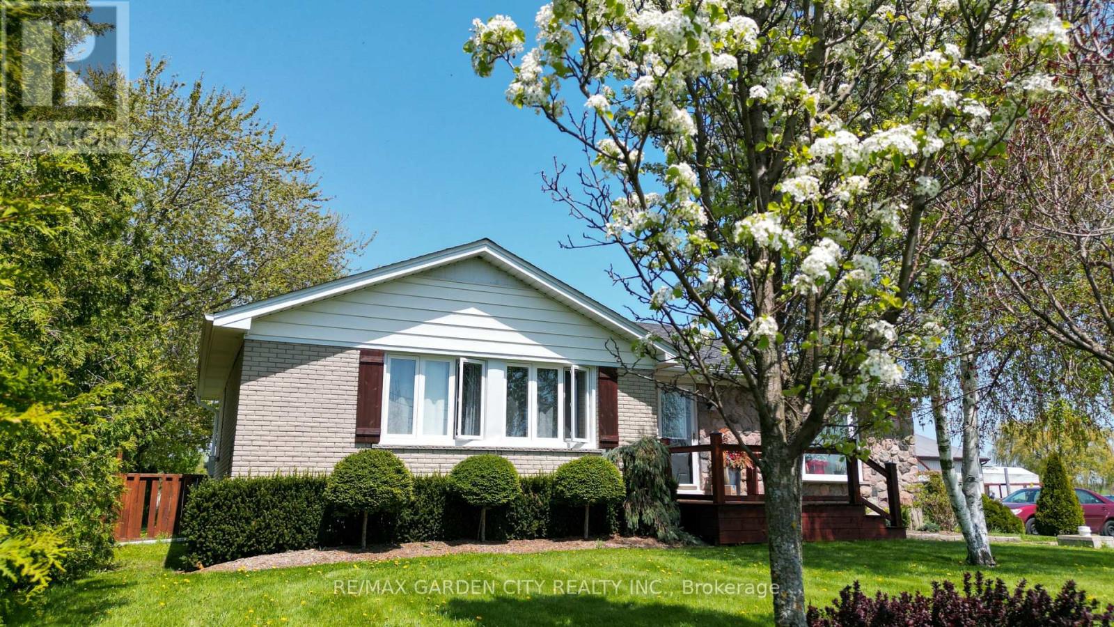 174 Mud Street W, Grimsby (Grimsby Escarpment), Ontario  L0R 1M0 - Photo 4 - X12145220