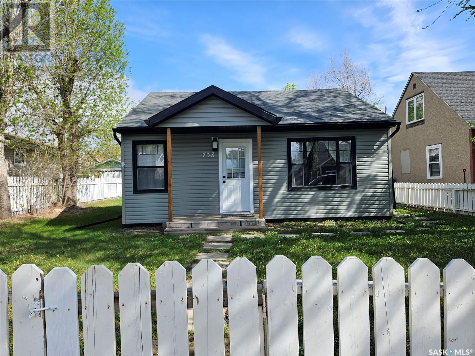 Property at 738 Athabasca STREET E image 1