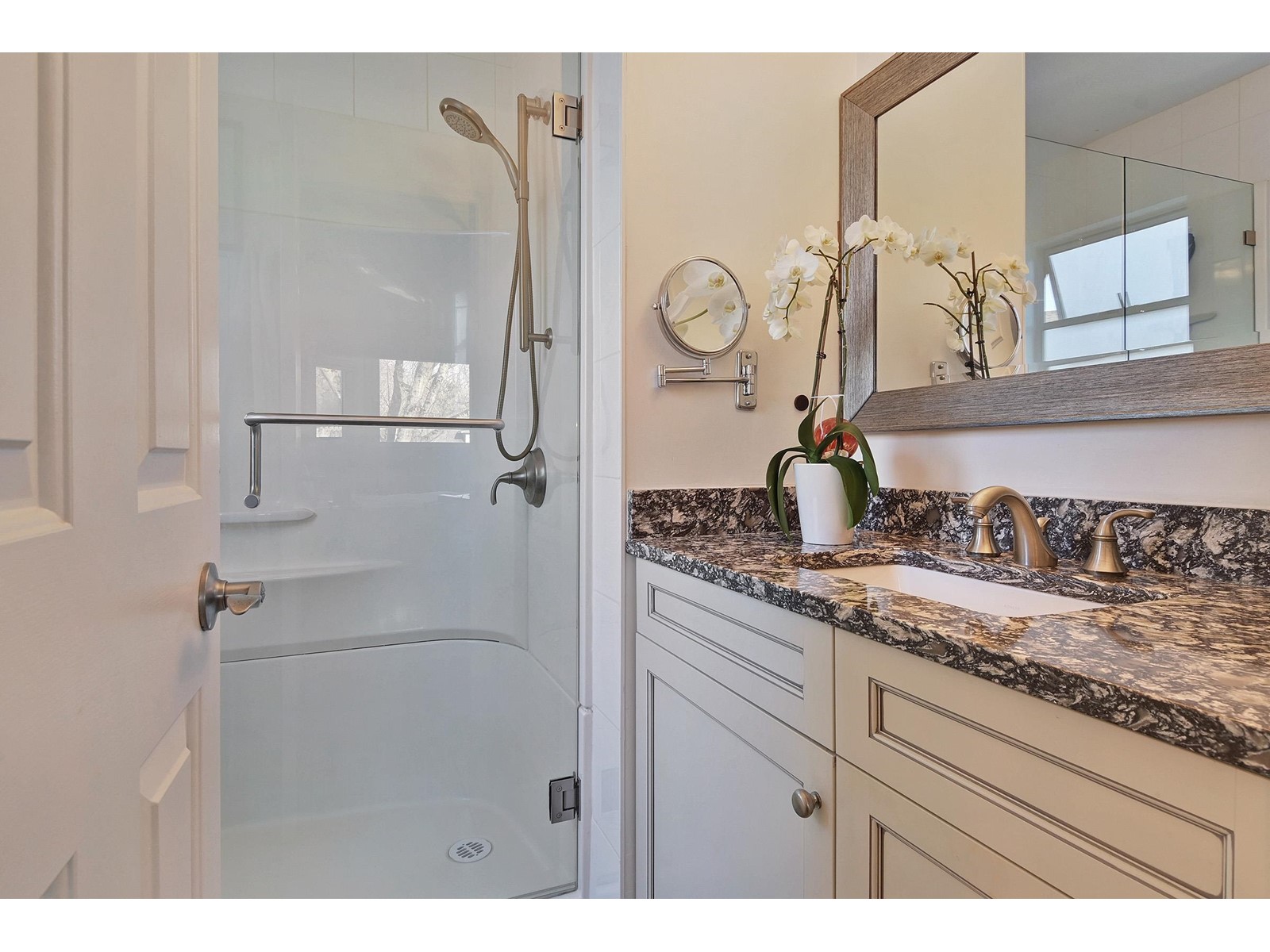 18274 58a Avenue, Surrey, British Columbia  V3S 7E9 - Photo 8 - R2978795