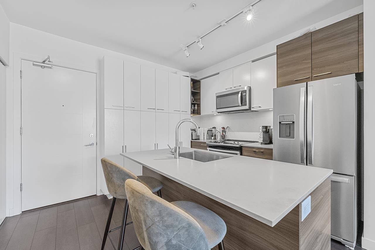 501 13963 105 Boulevard, Surrey, British Columbia  V4P 0G1 - Photo 3 - R3002217
