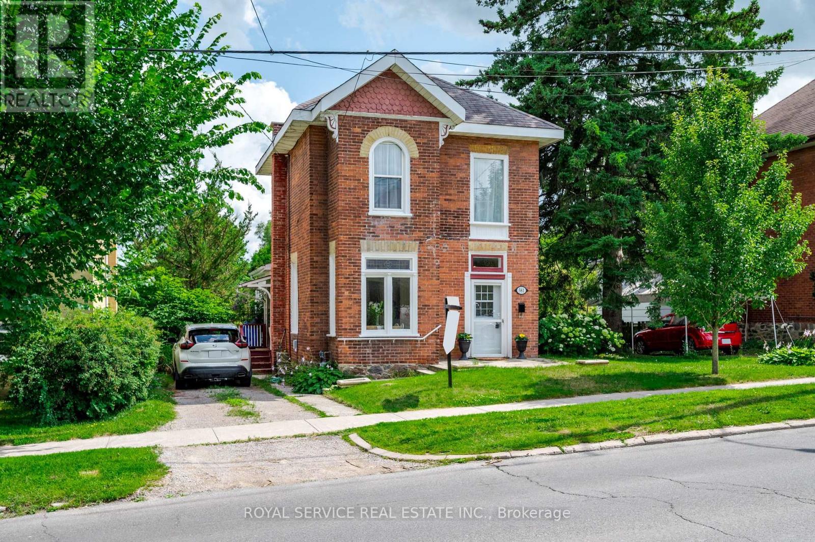 581 SHERBROOKE STREET, Peterborough Central, Ontario
