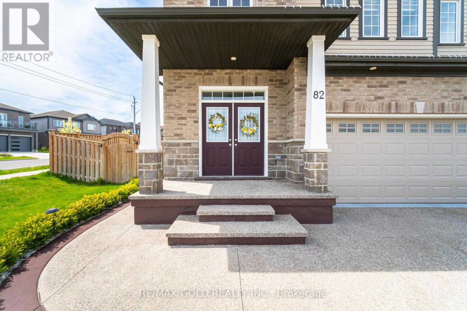 Property at 82 CASTLEBAY STREET image 4