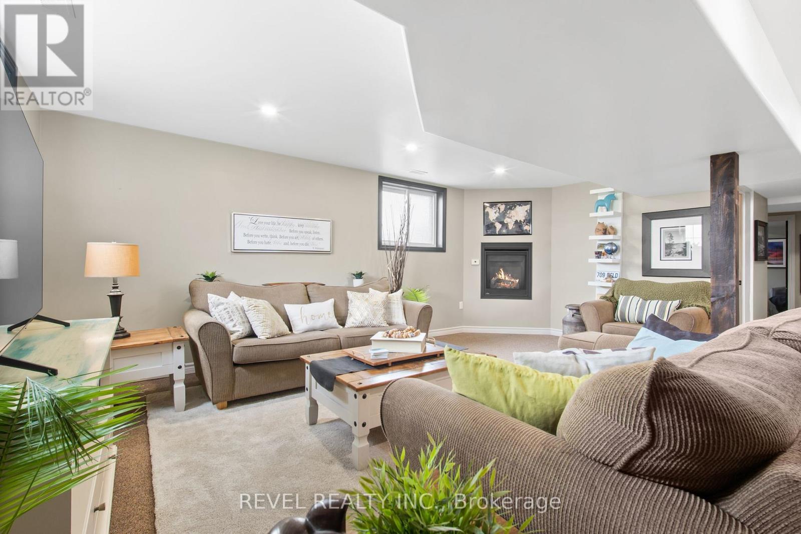 22 St. Paul Street, Kawartha Lakes, Ontario  K9V 1S4 - Photo 18 - X12145437