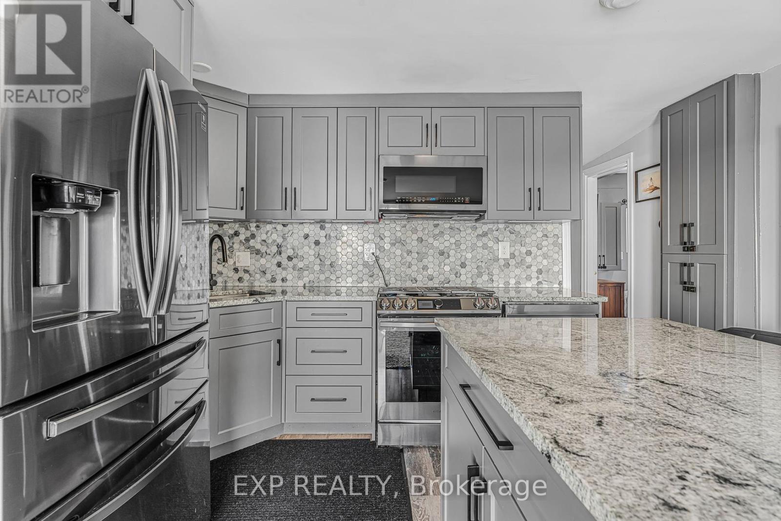 33 Dover Street, Haldimand, Ontario  N1A 2W6 - Photo 19 - X12141536