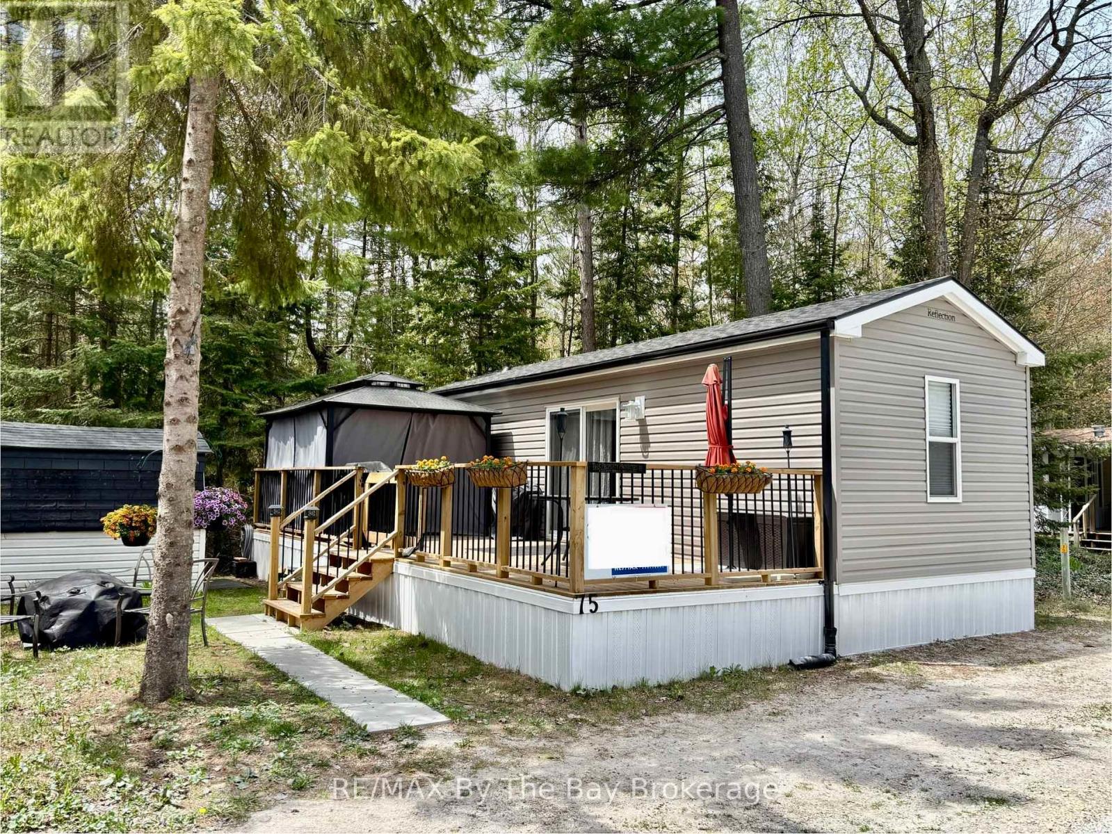 75 - 85 THEME PARK DRIVE, Wasaga Beach, Ontario