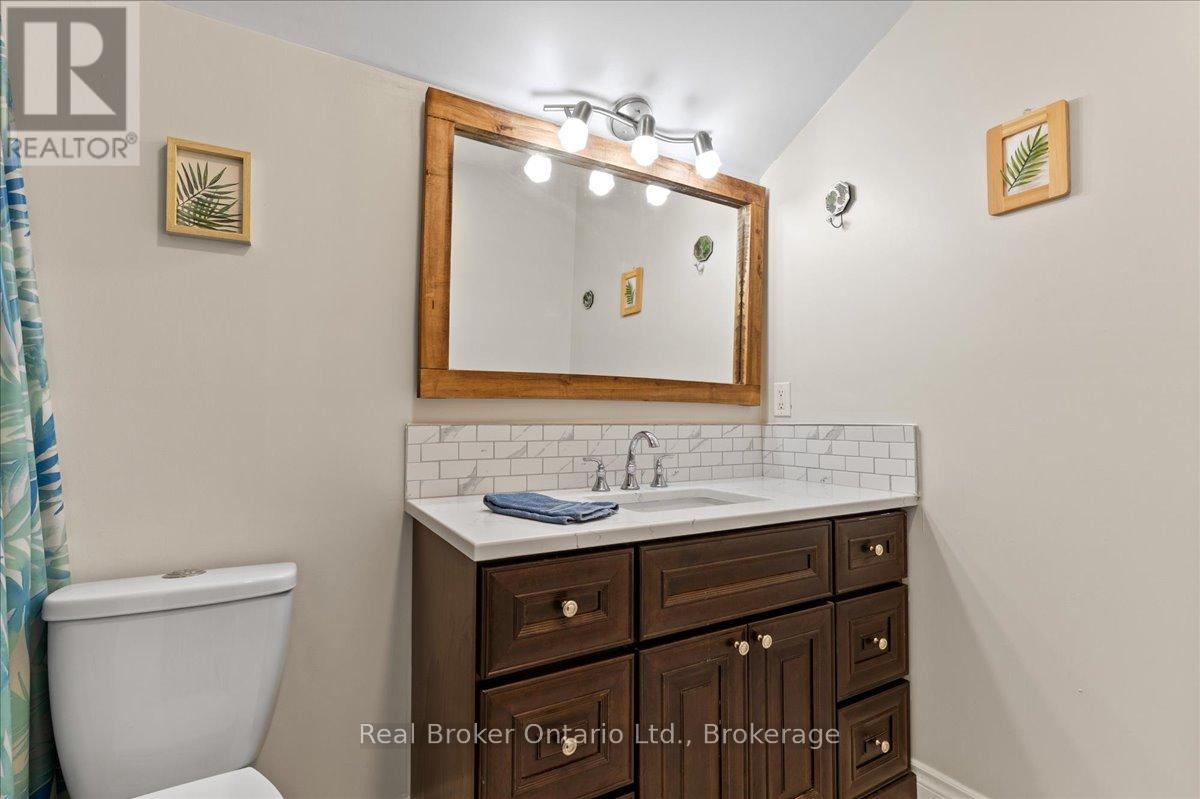 125 Blackburn Drive, Brant, Ontario  N3T 6S2 - Photo 24 - X12145502