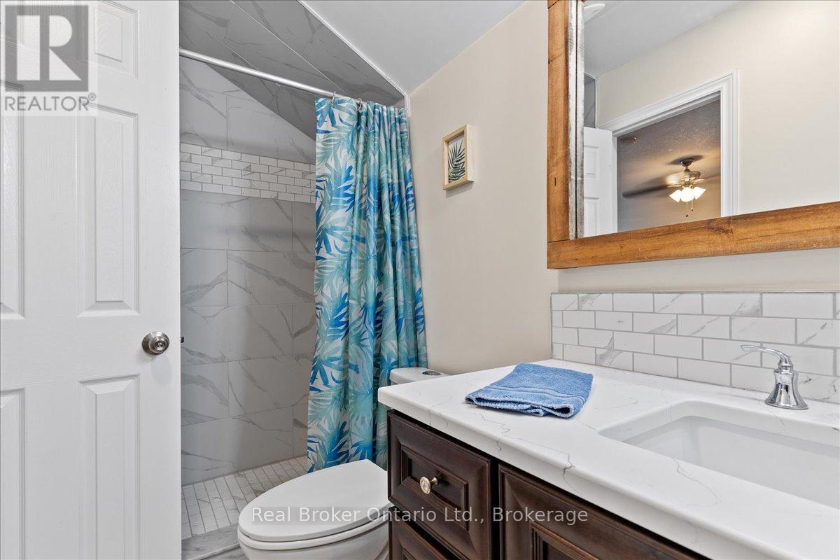 125 Blackburn Drive, Brant, Ontario  N3T 6S2 - Photo 25 - X12145502