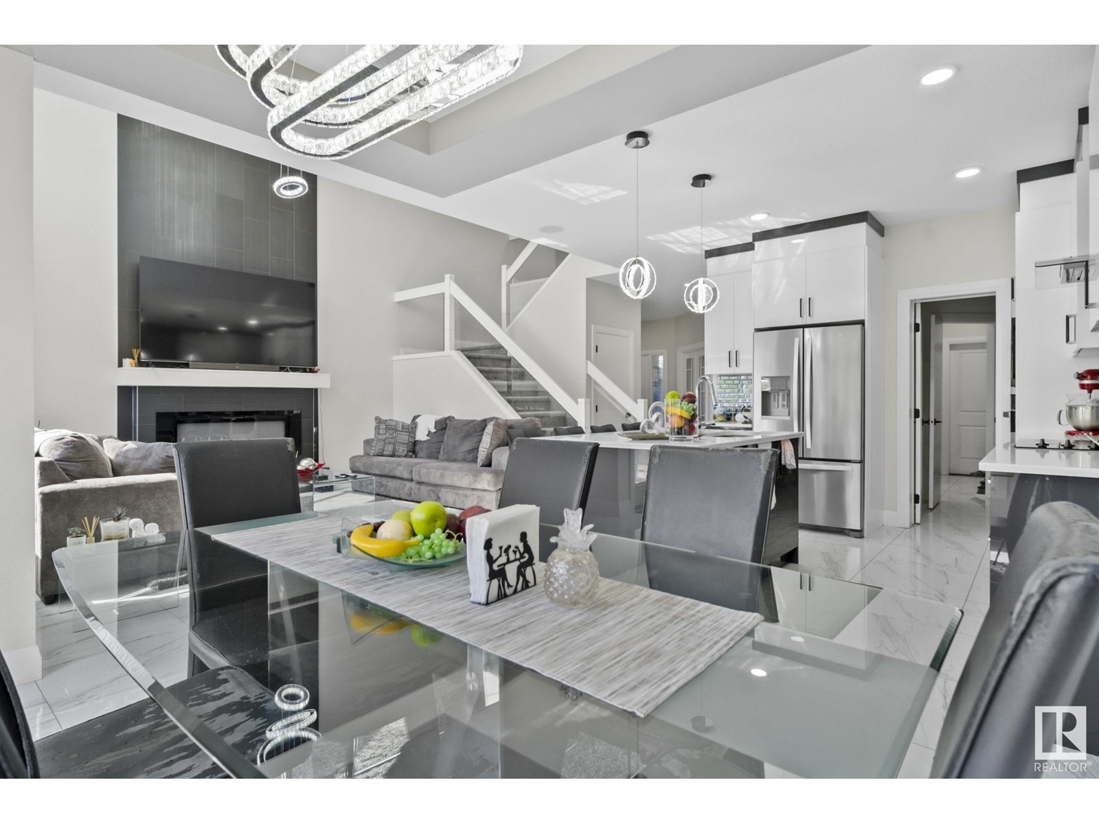 Property at 6423 175 AV NW image 5