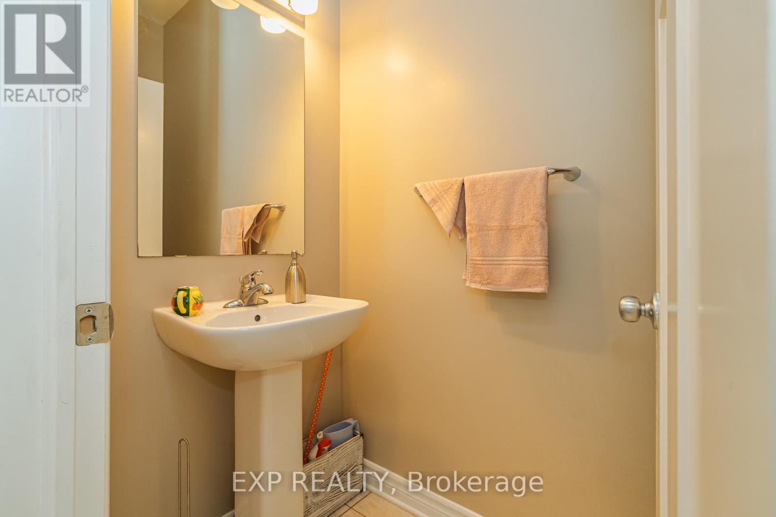 Property at 815 CEDAR CREEK DRIVE image 3