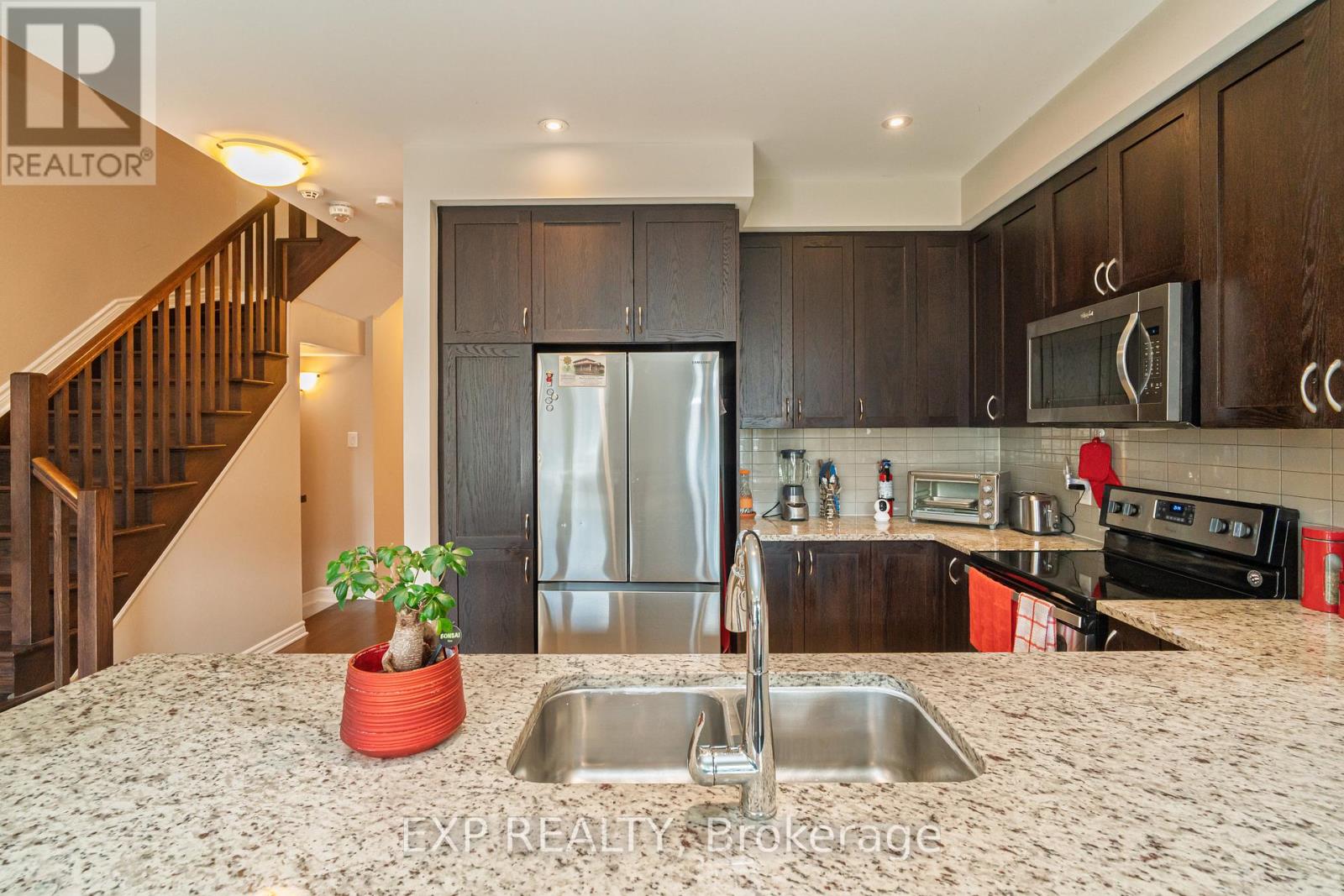 Property at 815 CEDAR CREEK DRIVE image 4