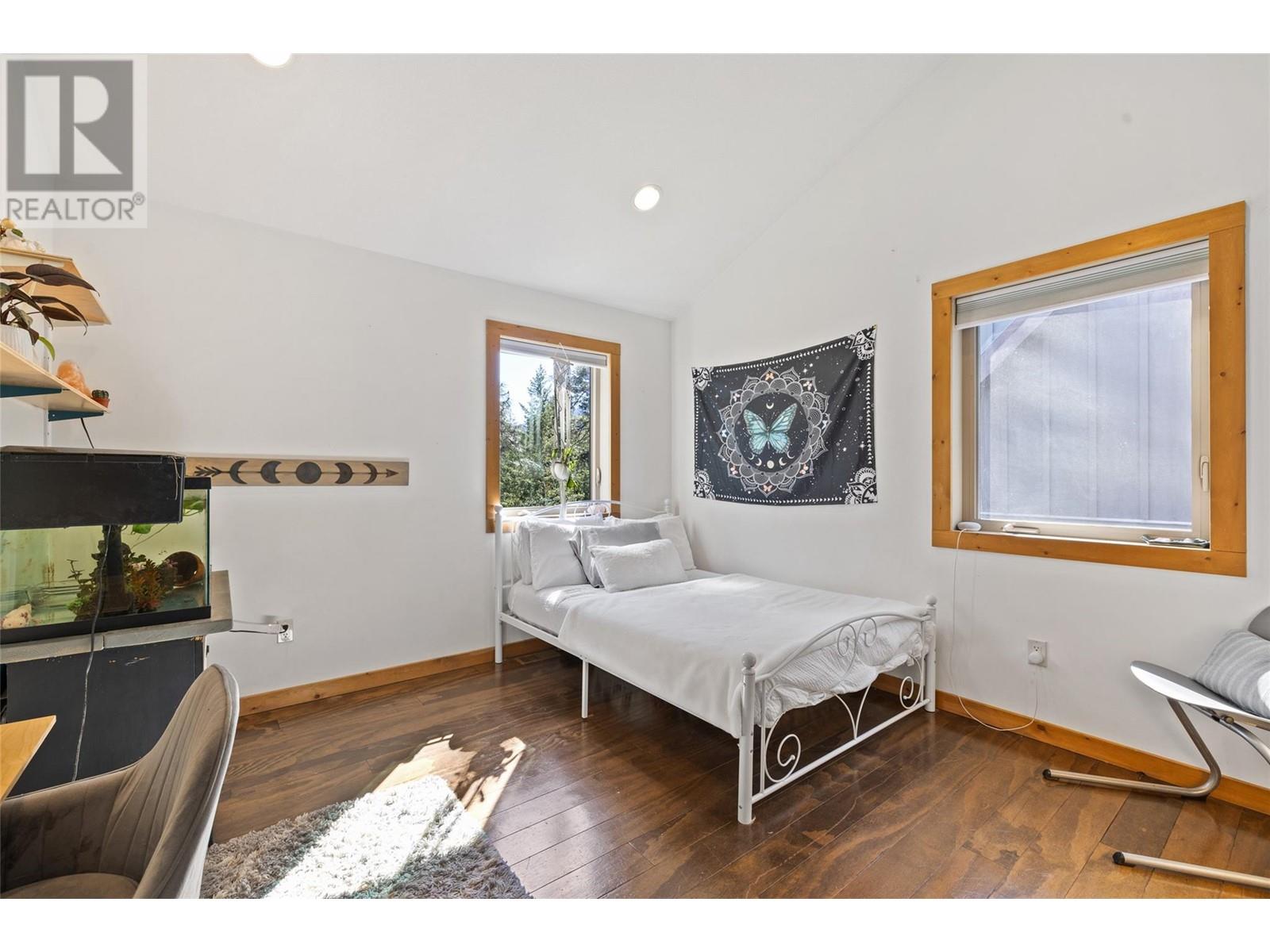10231 Columbia Way, Vernon, British Columbia  V1H 2B6 - Photo 45 - 10347725